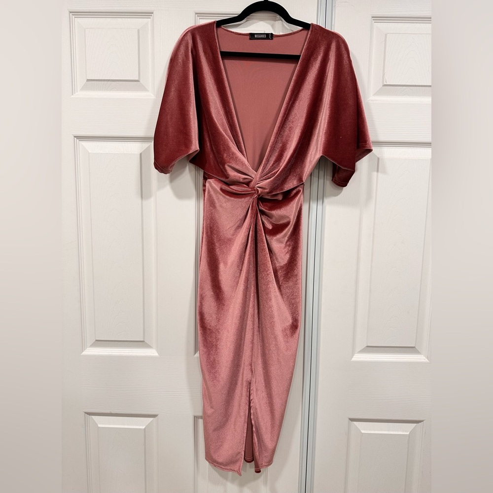 MISSGUIDED Pink Velvet Plunge Twist-Front Midi Dress US-4